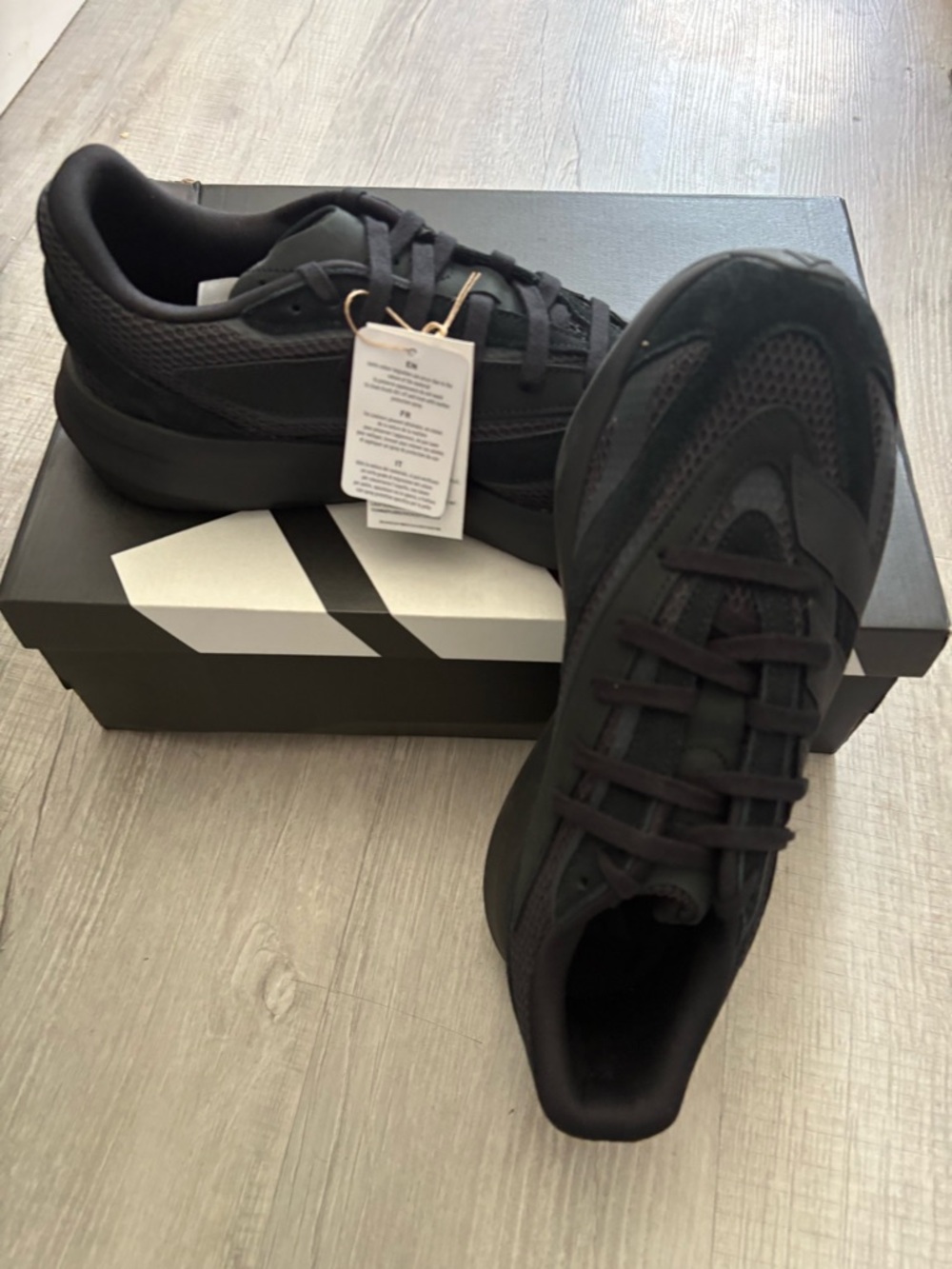 Men's Black Athletic Sneakers - Comfortable Everyday Trainer BNWT - AT-3/35